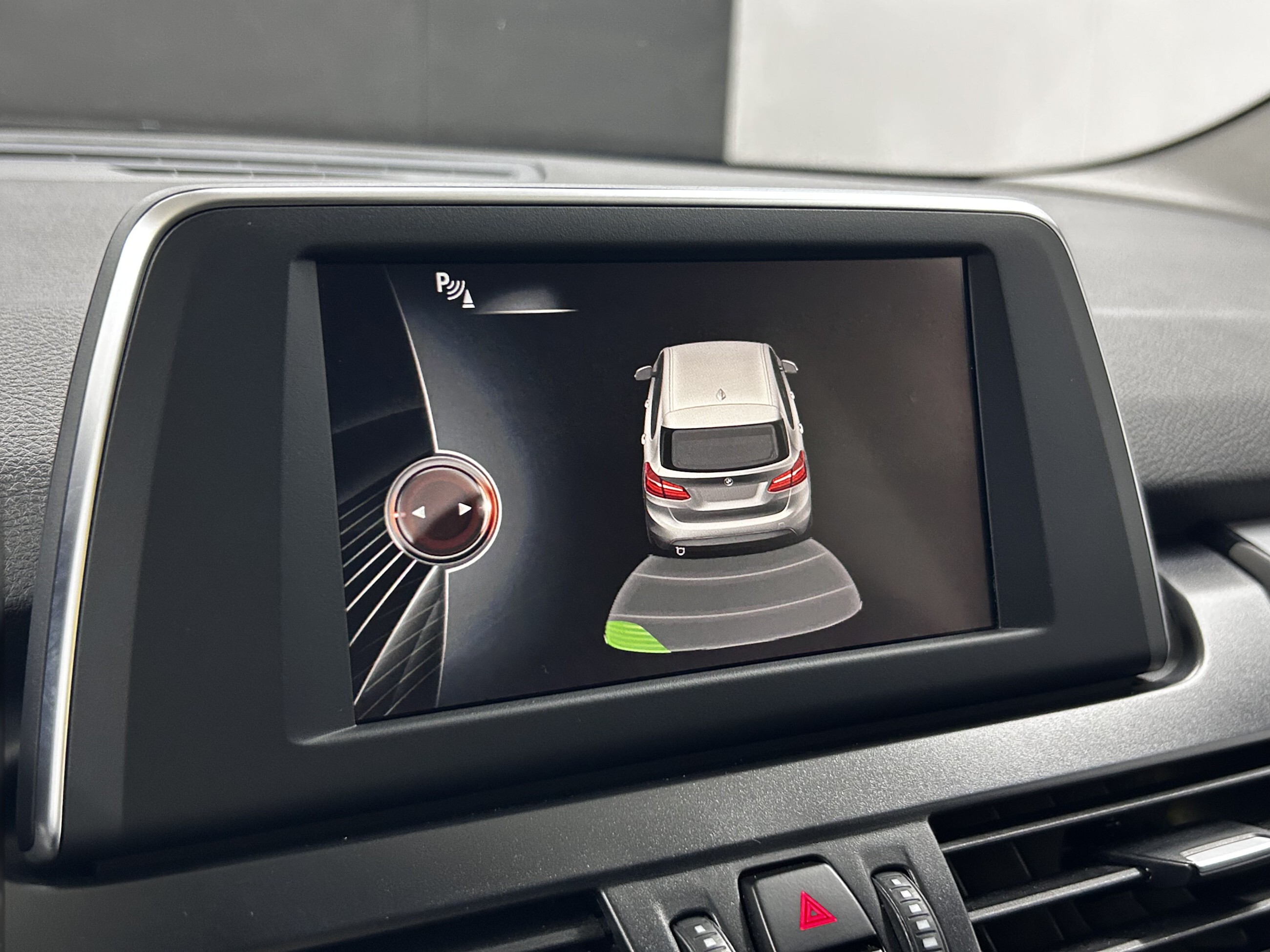 BMW 220 Active Tourer d+Temp+LED+PDC+BT+AHK+SHZG