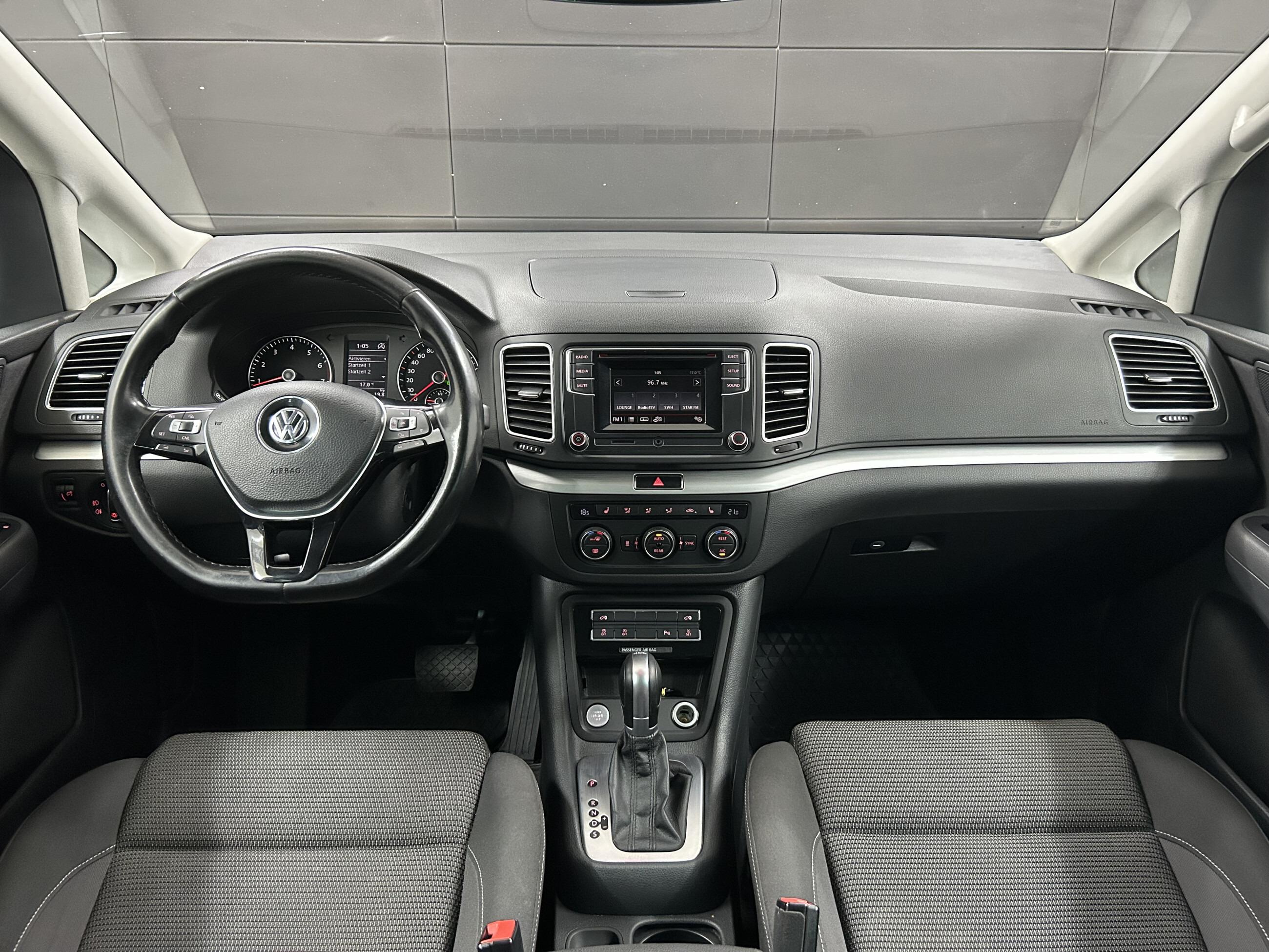 Volkswagen Sharan Comfortline+7-Sitzer+Xenon+Temp+PDC+SHZ