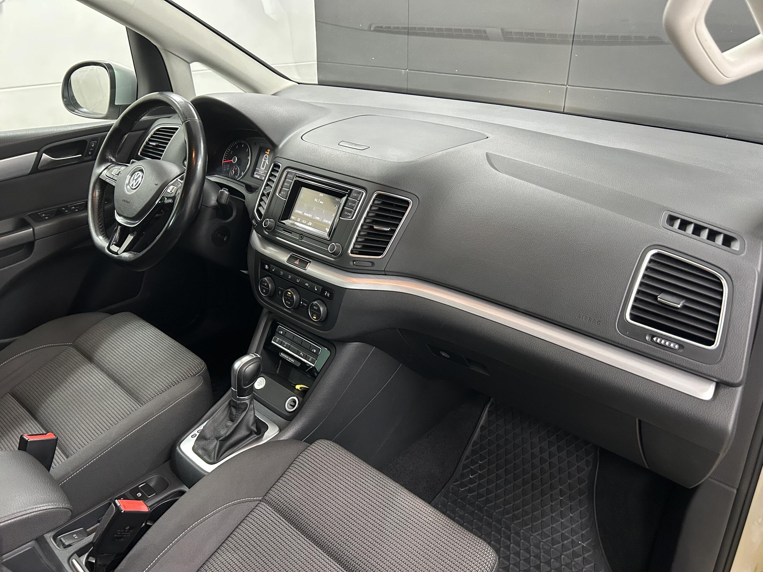 Volkswagen Sharan Comfortline+7-Sitzer+Xenon+Temp+PDC+SHZ