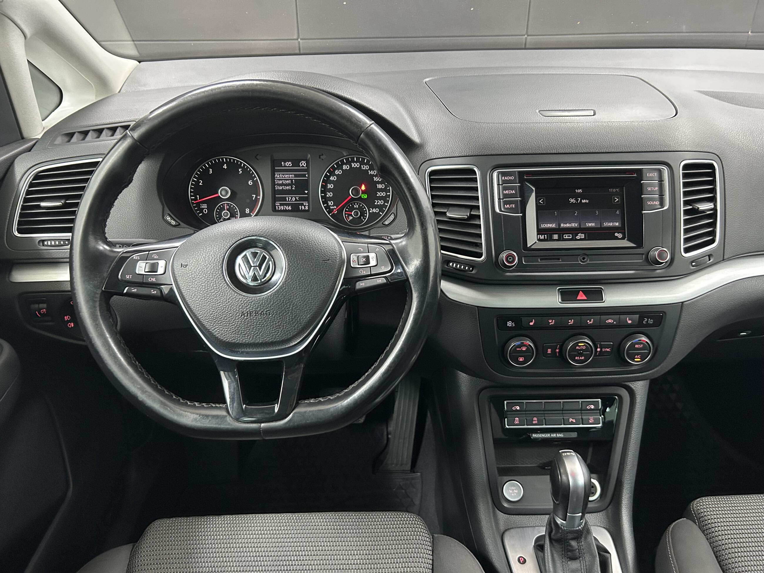 Volkswagen Sharan Comfortline+7-Sitzer+Xenon+Temp+PDC+SHZ