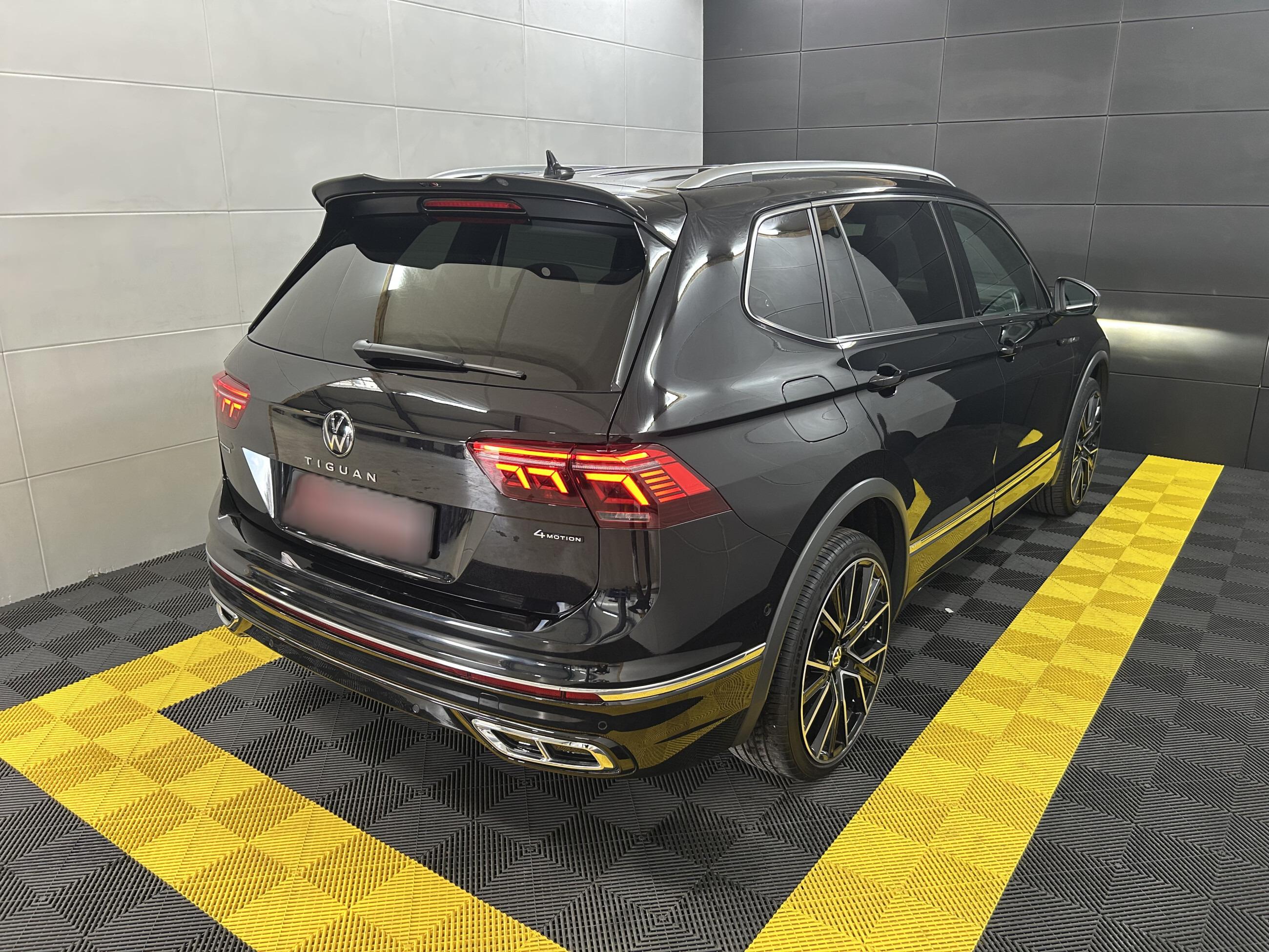 Volkswagen Tiguan Allspace R-Line 4Motion 7-Sitzer+Matrix