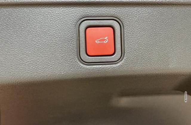 Fiat 600 La Prima Hybrid 1.2 T3 107 kW (145 PS) DCT Klimaautomatik, Massagesitz, Sitz