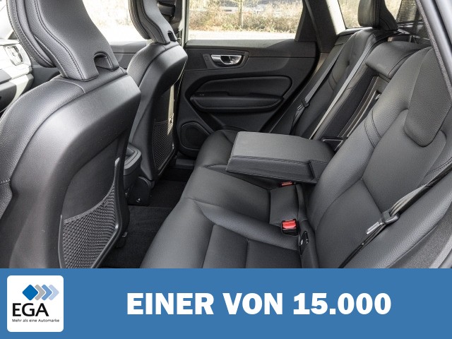 Volvo XC60 Plus Dark AWD Digitales Cockpit Memory Sitze Soundsystem LED Sperrdiff. El.