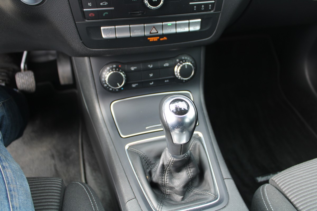 Mercedes-Benz B 180 Style (EURO 6d-TEMP)