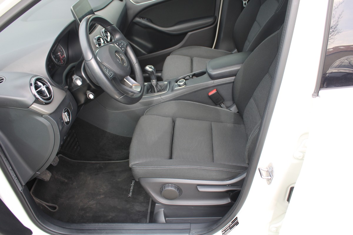 Mercedes-Benz B 180 Style (EURO 6d-TEMP)