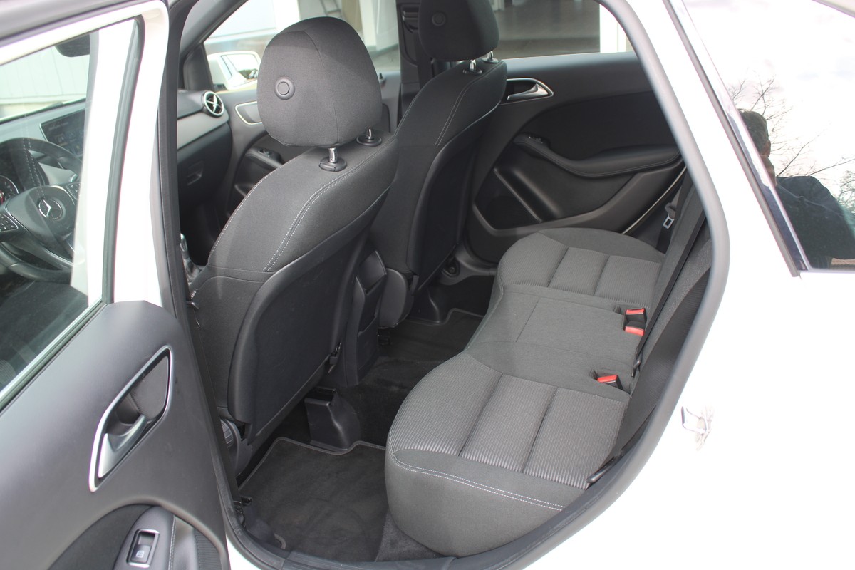Mercedes-Benz B 180 Style (EURO 6d-TEMP)