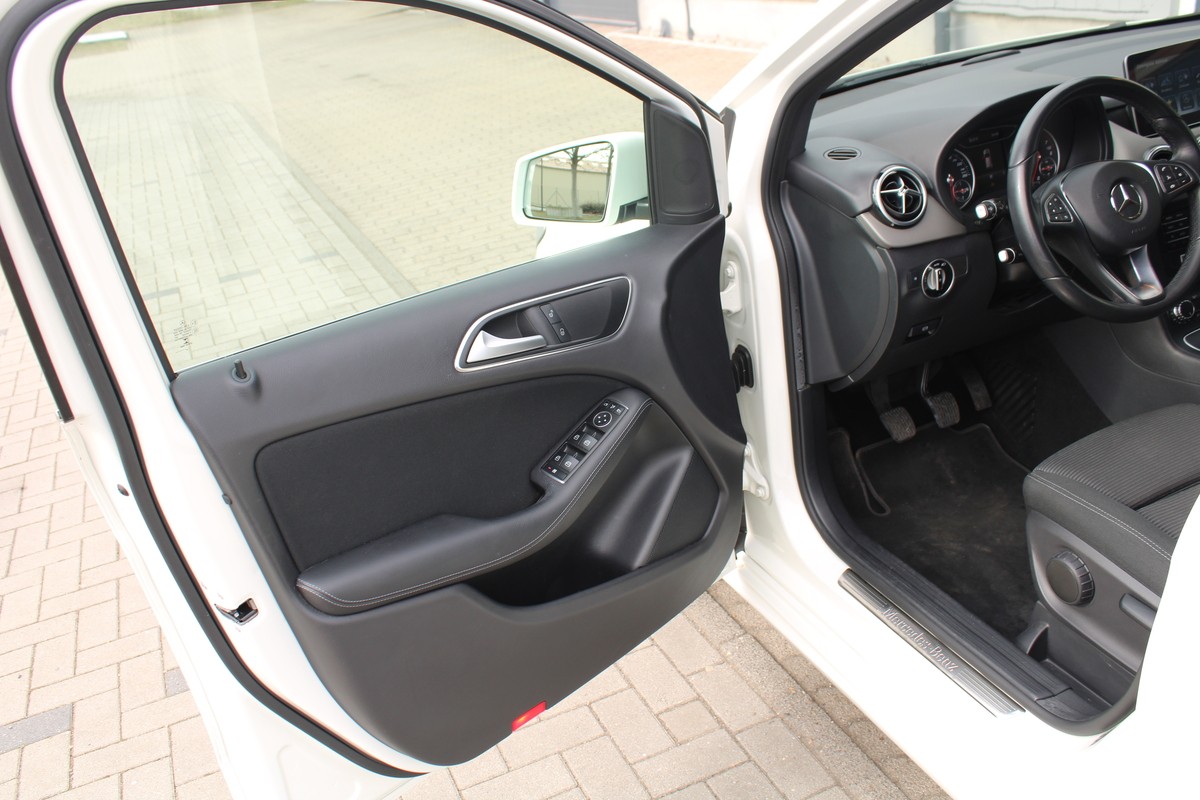 Mercedes-Benz B 180 Style (EURO 6d-TEMP)