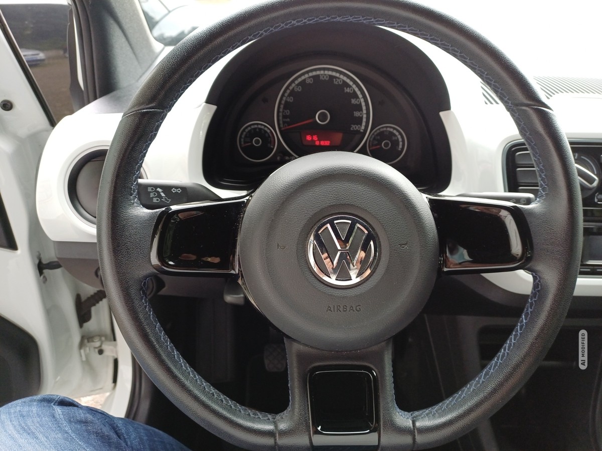 Volkswagen up! 1.0 club up! KLIMA*FB-ZV*EFH*ALLWETTER*ALU*NUR 63 TKM*