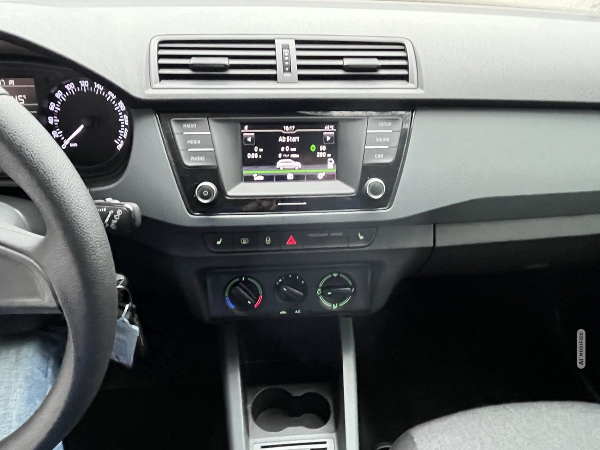Skoda Fabia Combi 1.0 MPI Cool Plus SHZ*BTH*PDC*ALU*