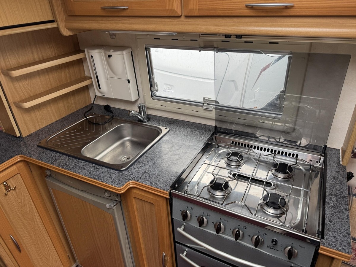 Sprite Elddis Tornado GTX Backofen+Pano+E-Heizung+Dusche