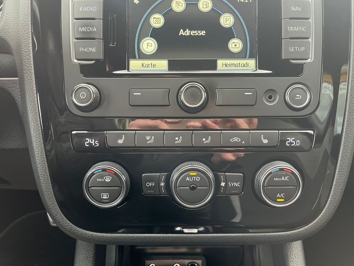 Volkswagen Scirocco 2.0 TSI BMT *Automatik*Rückfahrkamera*Sitzheizung