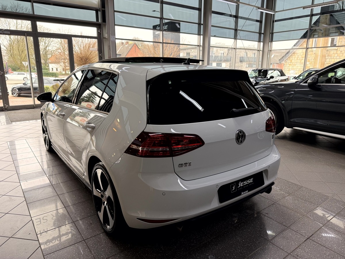 Volkswagen Golf VII GTI BMT DSG Pano Dynaudio PDC 