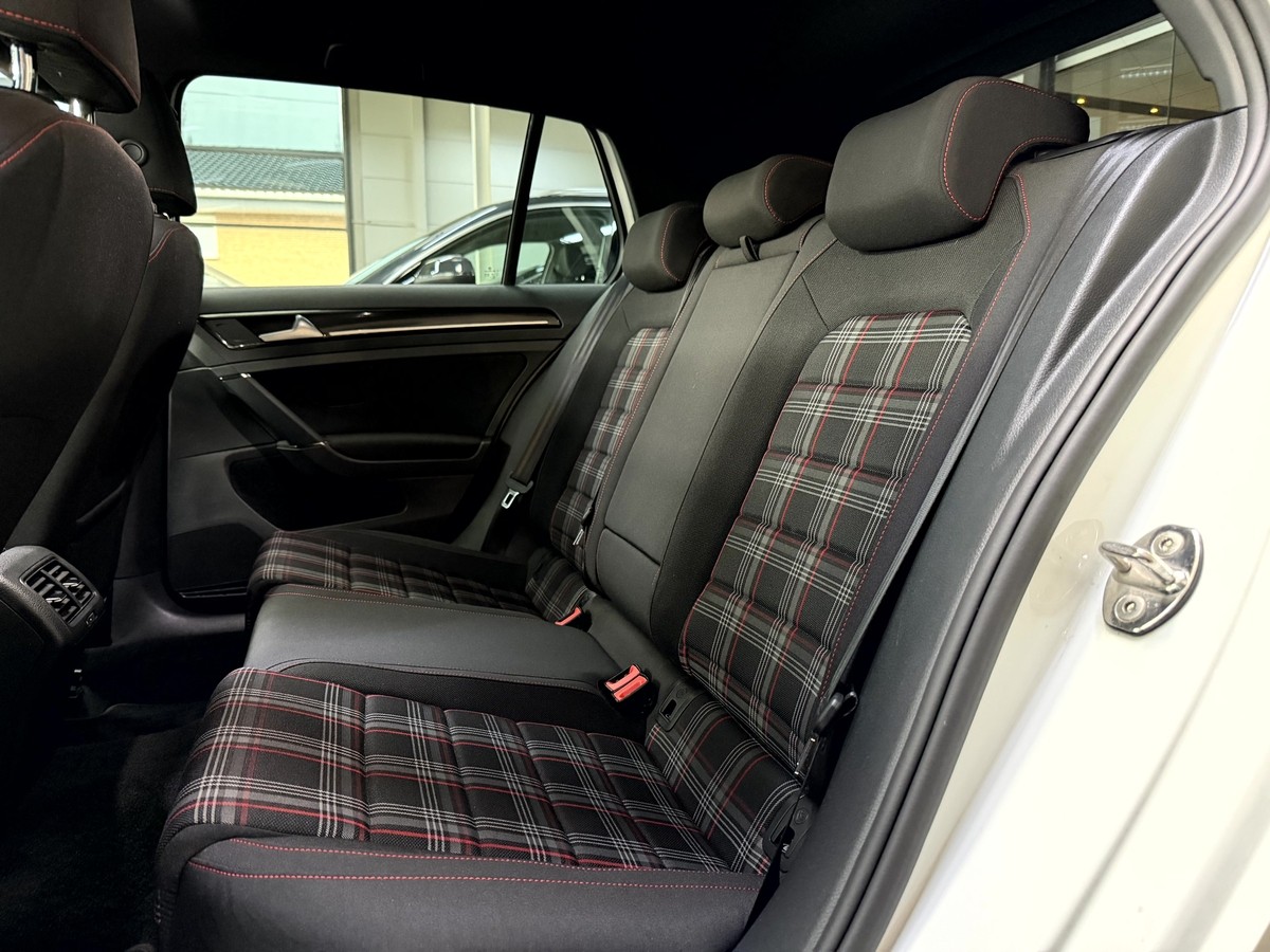 Volkswagen Golf VII GTI BMT DSG Pano Dynaudio PDC 