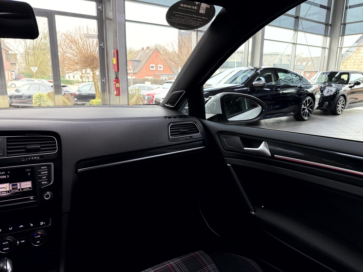 Volkswagen Golf VII GTI BMT DSG Pano Dynaudio PDC 