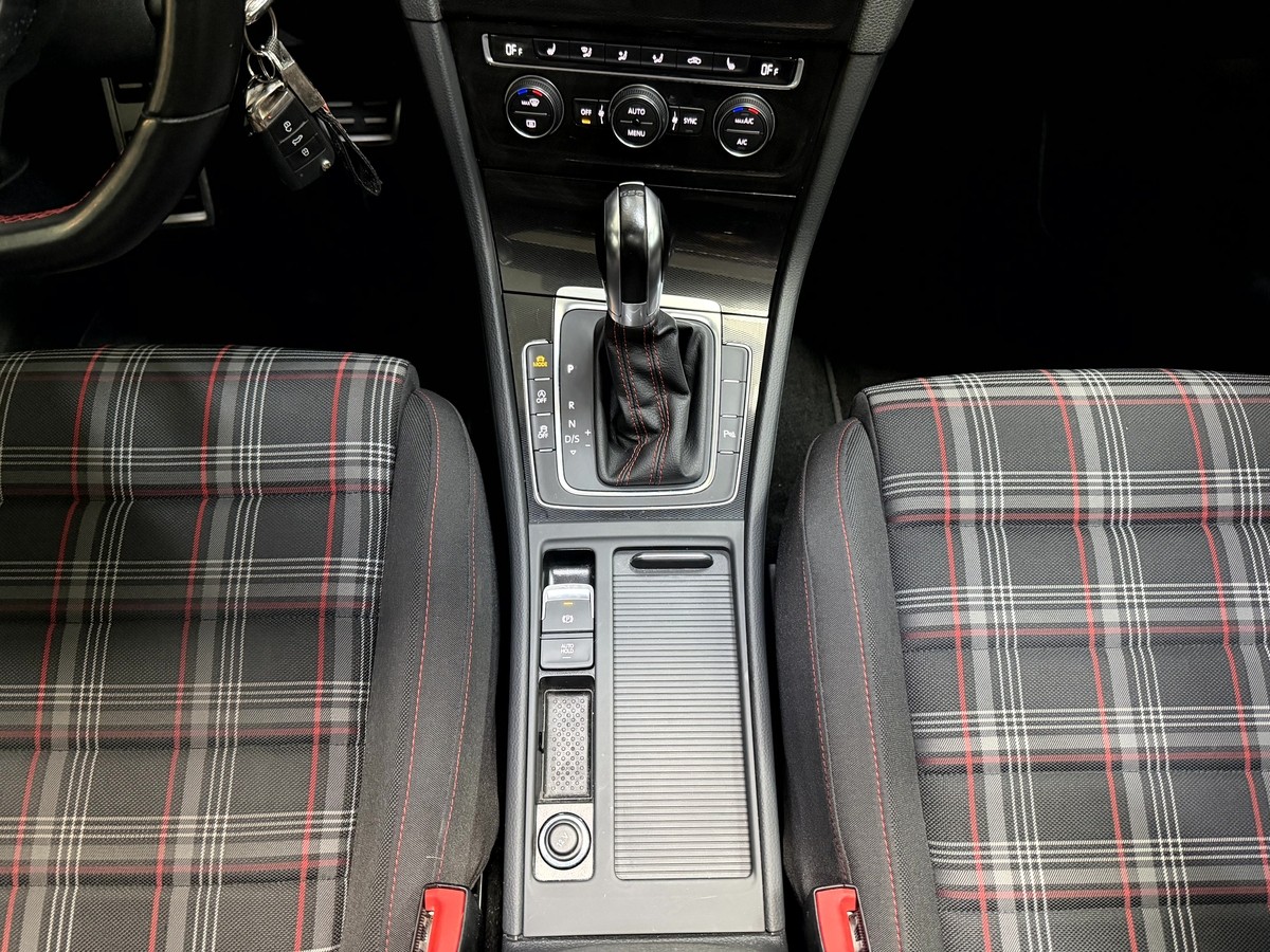 Volkswagen Golf VII GTI BMT DSG Pano Dynaudio PDC 