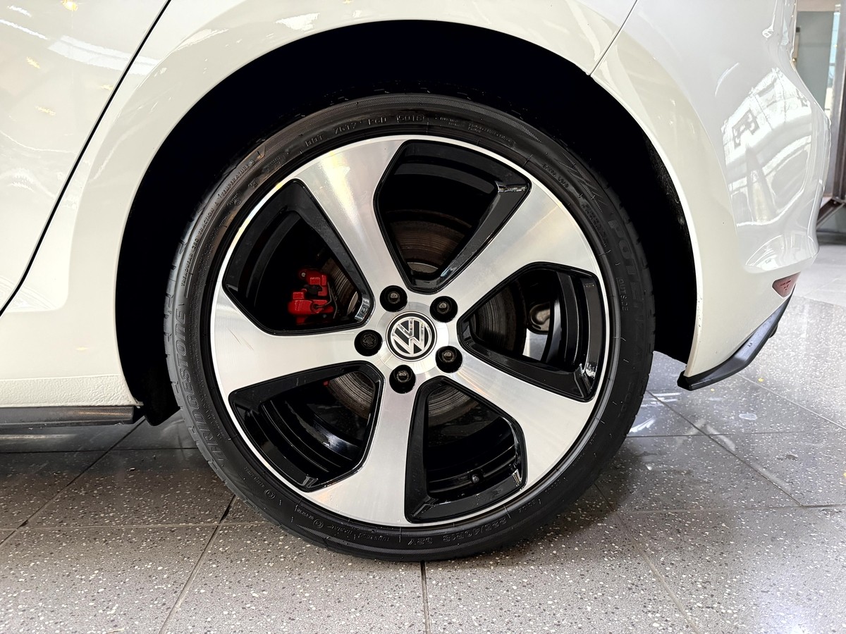 Volkswagen Golf VII GTI BMT DSG Pano Dynaudio PDC 