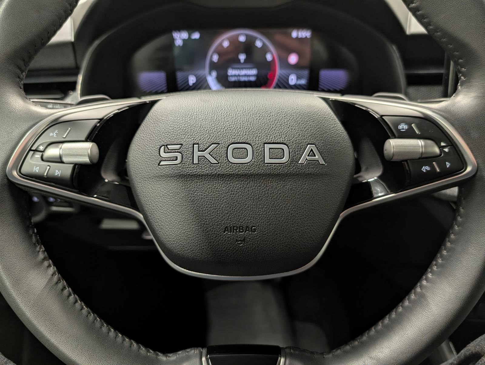 Skoda Kamiq LED/Virco/Kam/Keyl/CarPlay/Tempom/DAB/16LM