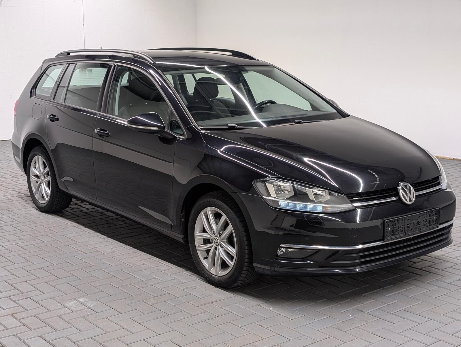 Volkswagen Golf Variant Golf VII Variant Navi/SHZ/PDC/ACC/Massage/16-LM