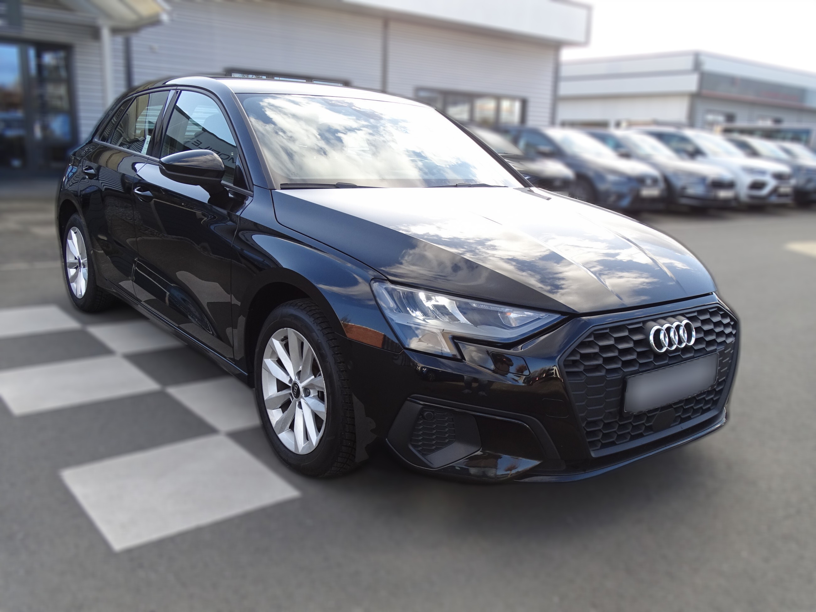 Audi A3 35 TFSI / S-TRONIC / LED / R-KAMERA/ CARPLAY