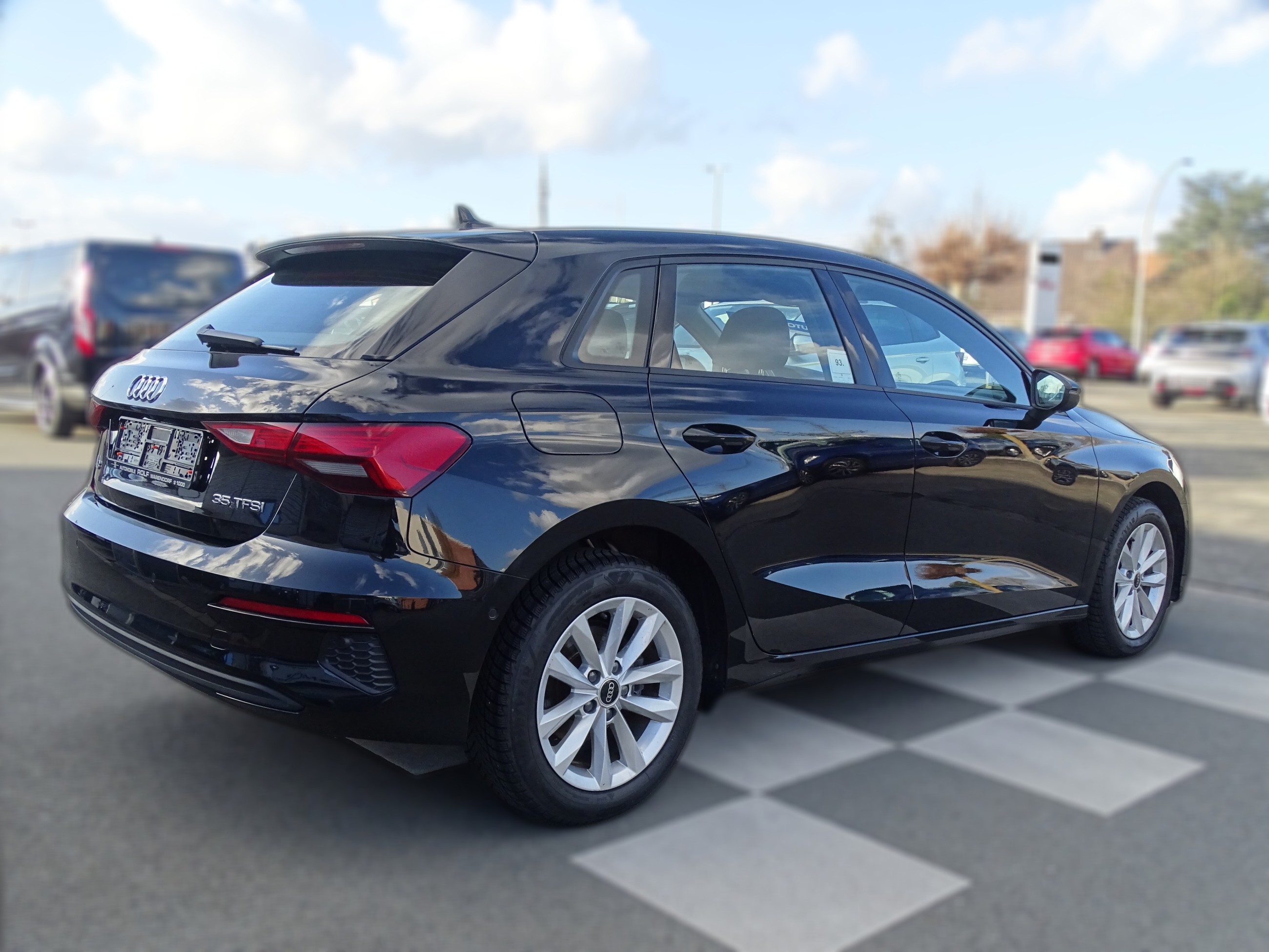 Audi A3 35 TFSI / S-TRONIC / LED / R-KAMERA/ CARPLAY