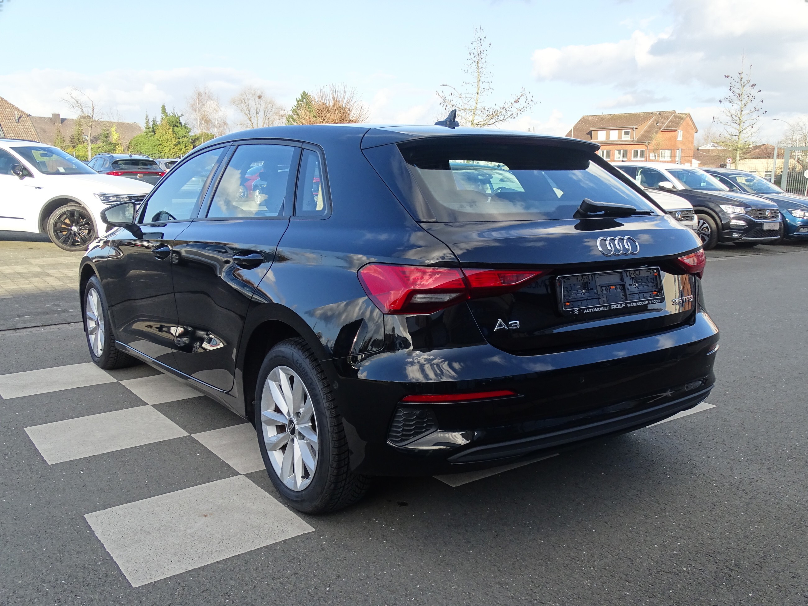 Audi A3 35 TFSI / S-TRONIC / LED / R-KAMERA/ CARPLAY