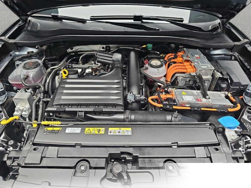 Cupra Leon 1.4 e-HYBRID DSG Matrix ACC DCC