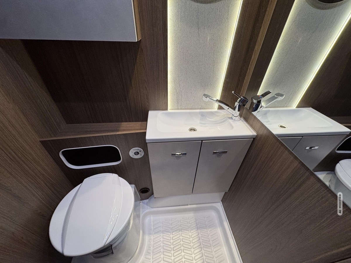 Tabbert Cazadora 550 E 2.3 2000kg+Dusche+City-Wasser+Bugfenster