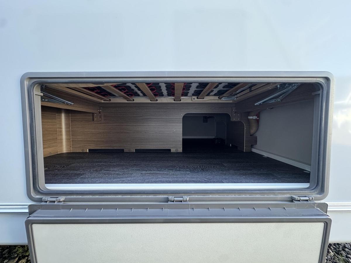 Tabbert Andere 2000kg+Dusche+City-Wasser+Bugfenster