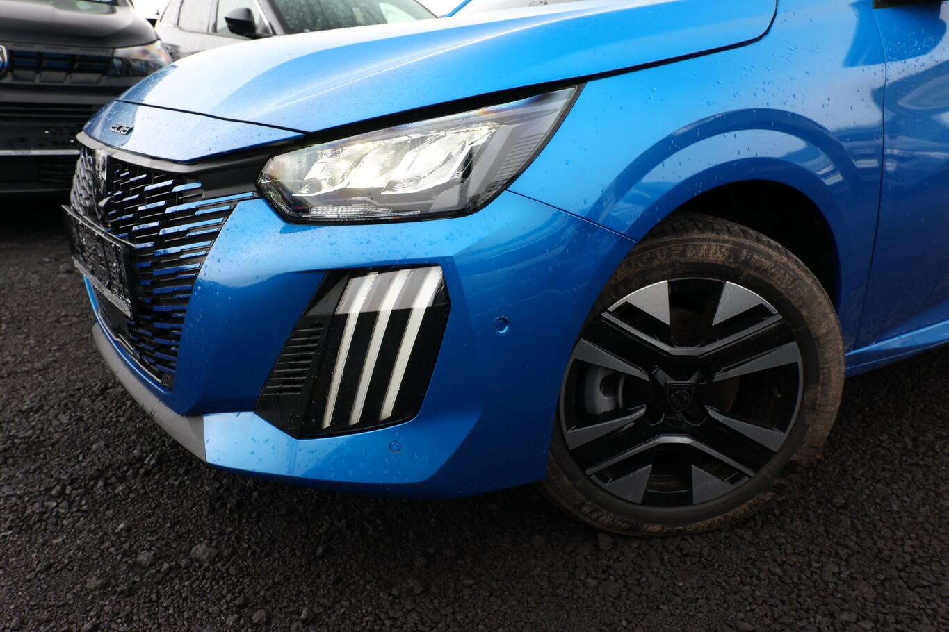 Peugeot 208 Hybrid Allure SHZ DigC 2xPDC CarP PrivG LED