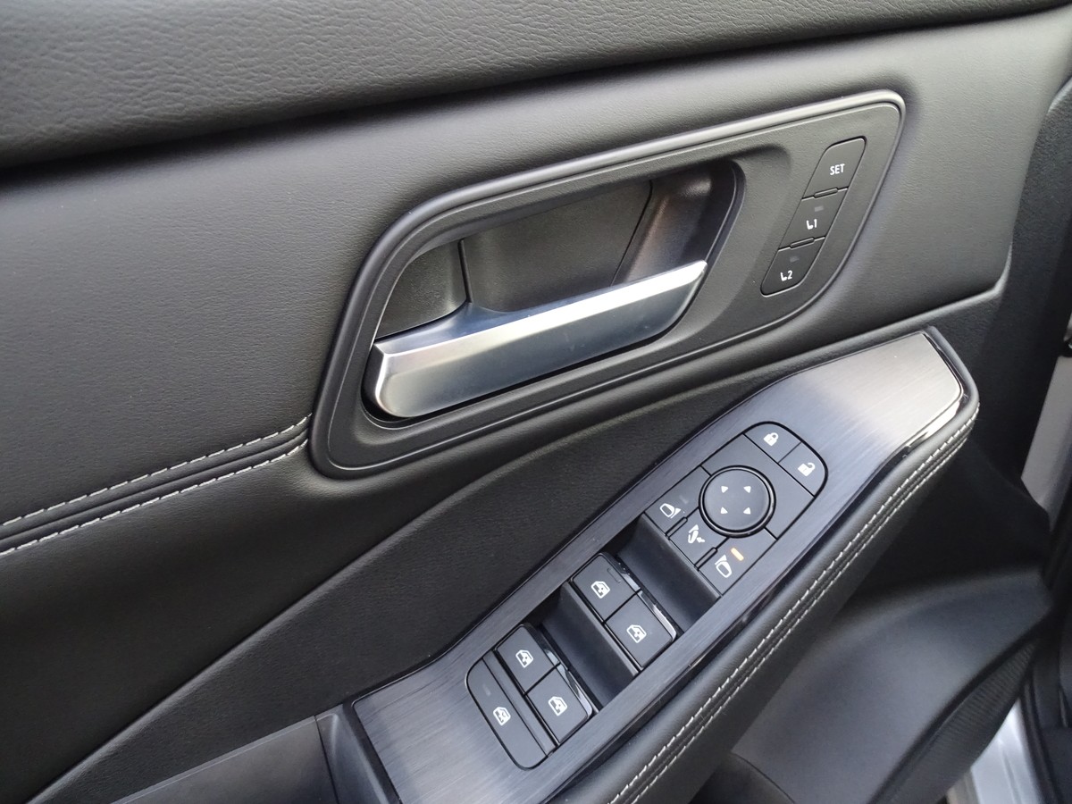 Nissan X-Trail 1.5 VC-T  Mild-Hybrid Xtronic N-Connecta 