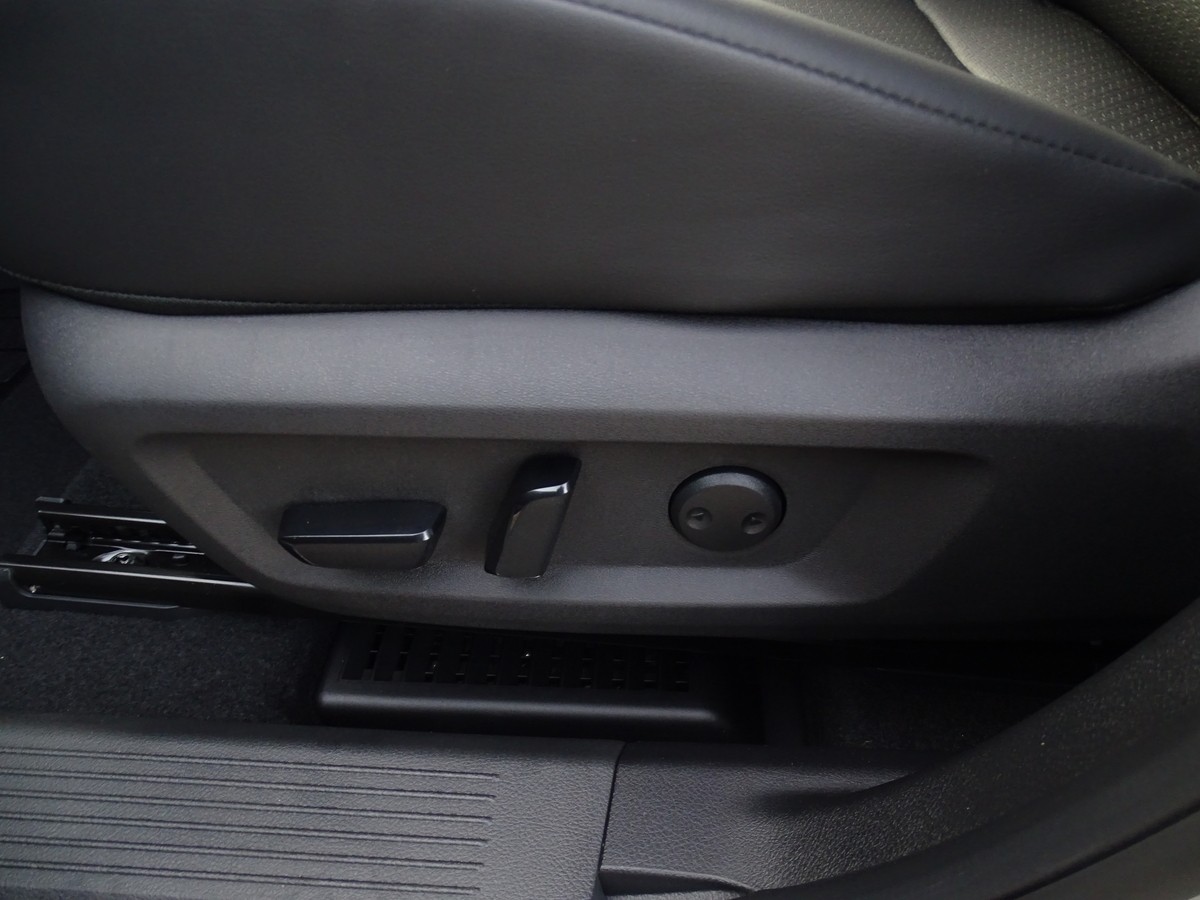 Nissan X-Trail 1.5 VC-T  Mild-Hybrid Xtronic N-Connecta 