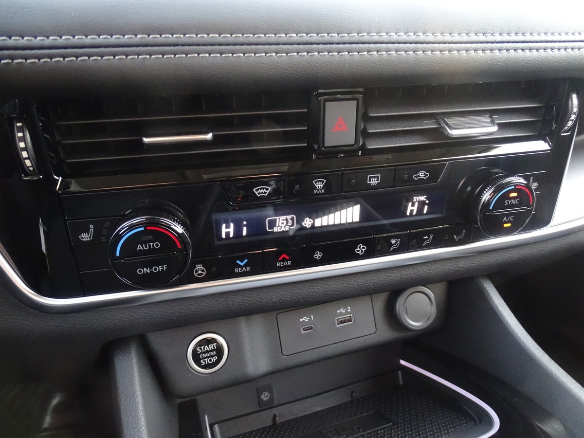 Nissan X-Trail 1.5 VC-T  Mild-Hybrid Xtronic N-Connecta 