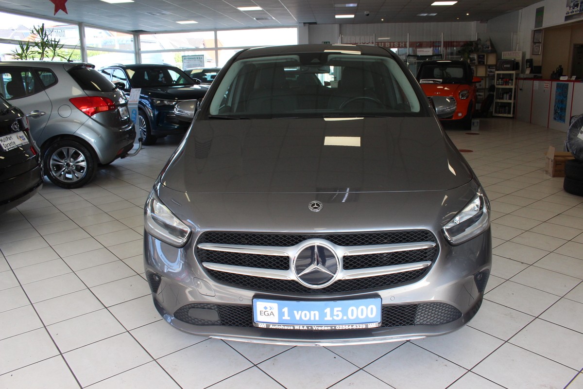 Mercedes-Benz B 180 Progressive.AHK.PDC.NAVI.LEDER