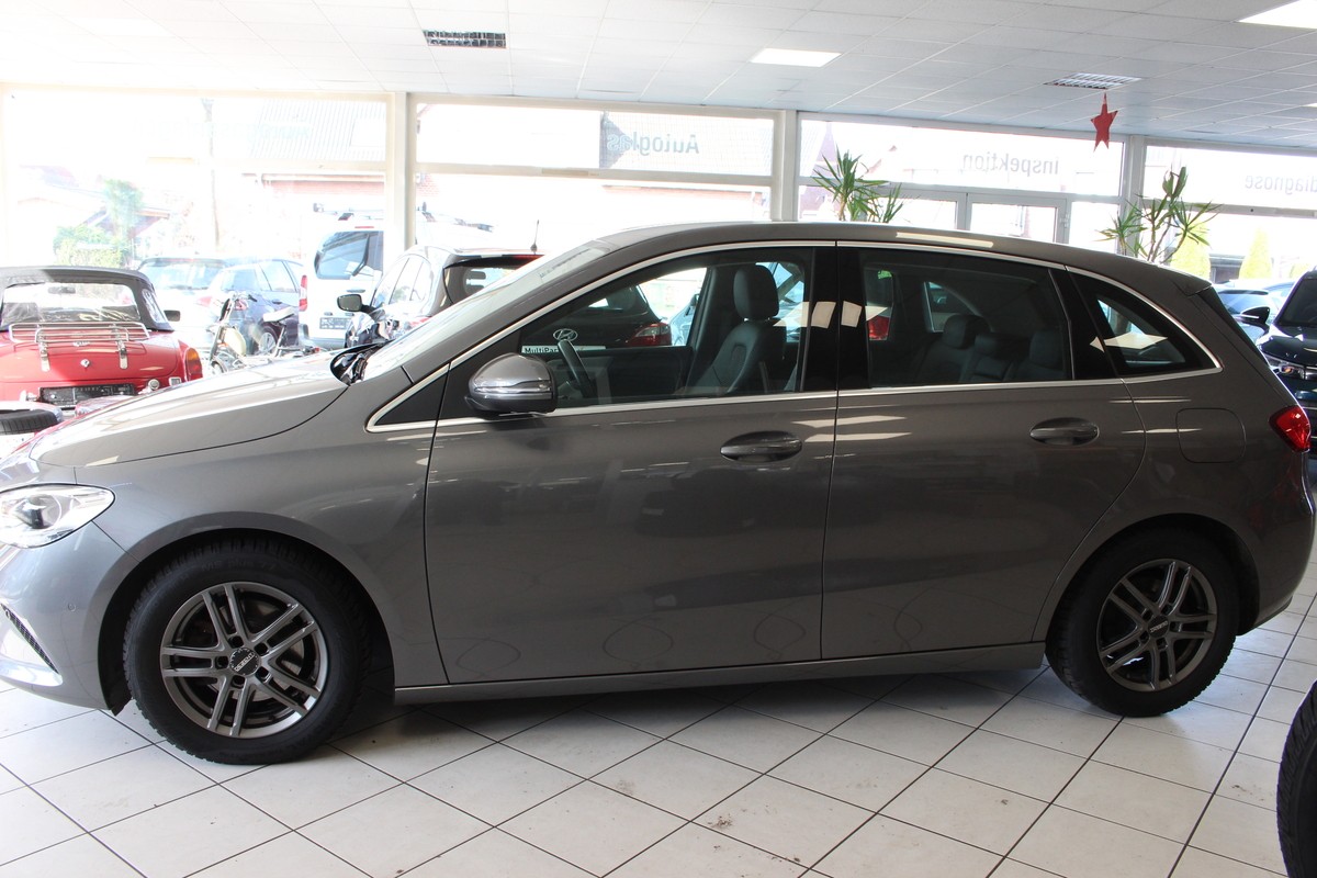 Mercedes-Benz B 180 Progressive.AHK.PDC.NAVI.LEDER