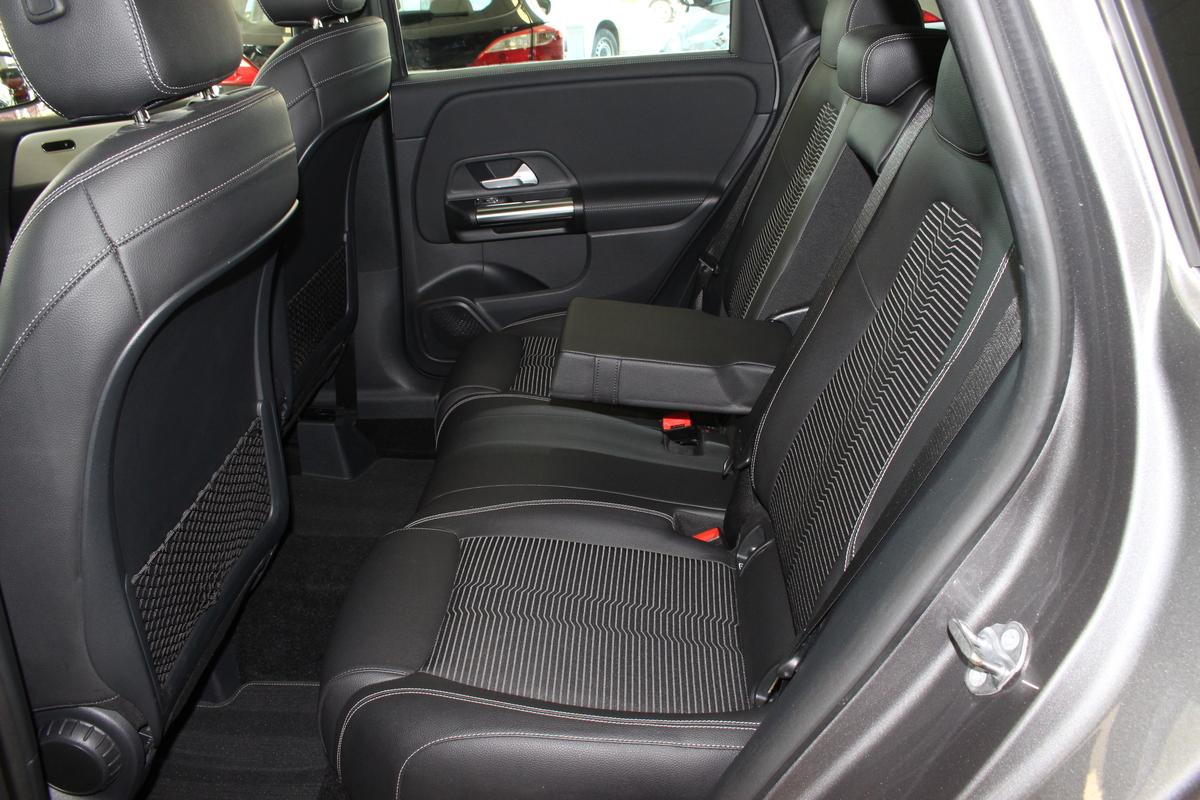 Mercedes-Benz B 180 Progressive.AHK.PDC.NAVI.LEDER