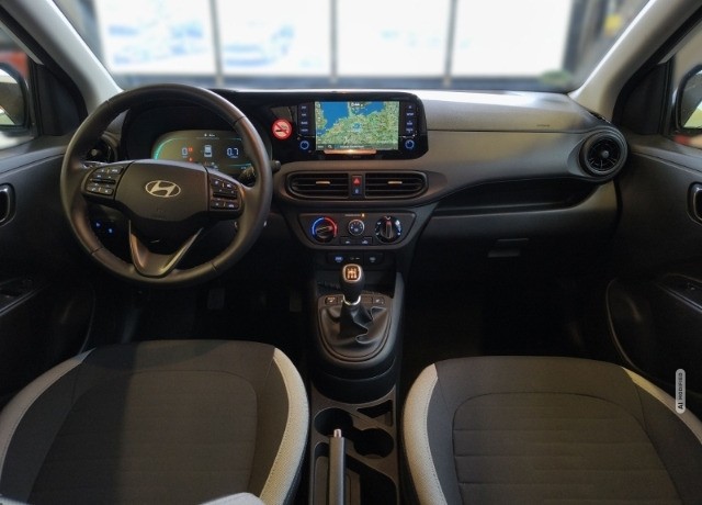 Hyundai i10 Trend +NAVI+PDC+KLIMA+SHZ+CARPLAY+UVM