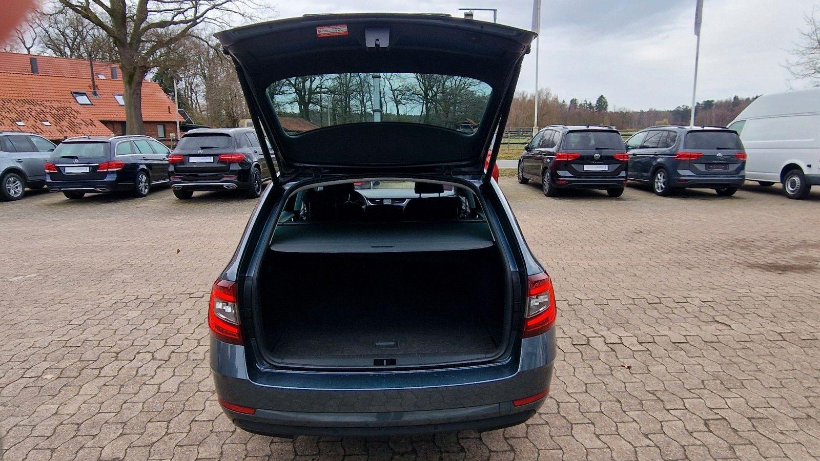 Skoda Octavia Combi Clever NAVI PDC 1. Hand