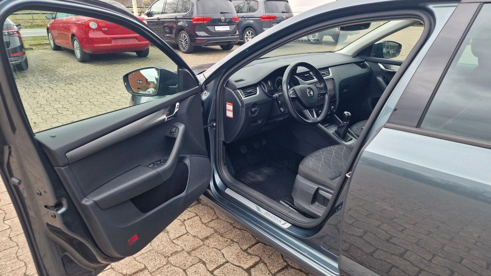 Skoda Octavia Combi Clever NAVI PDC 1. Hand