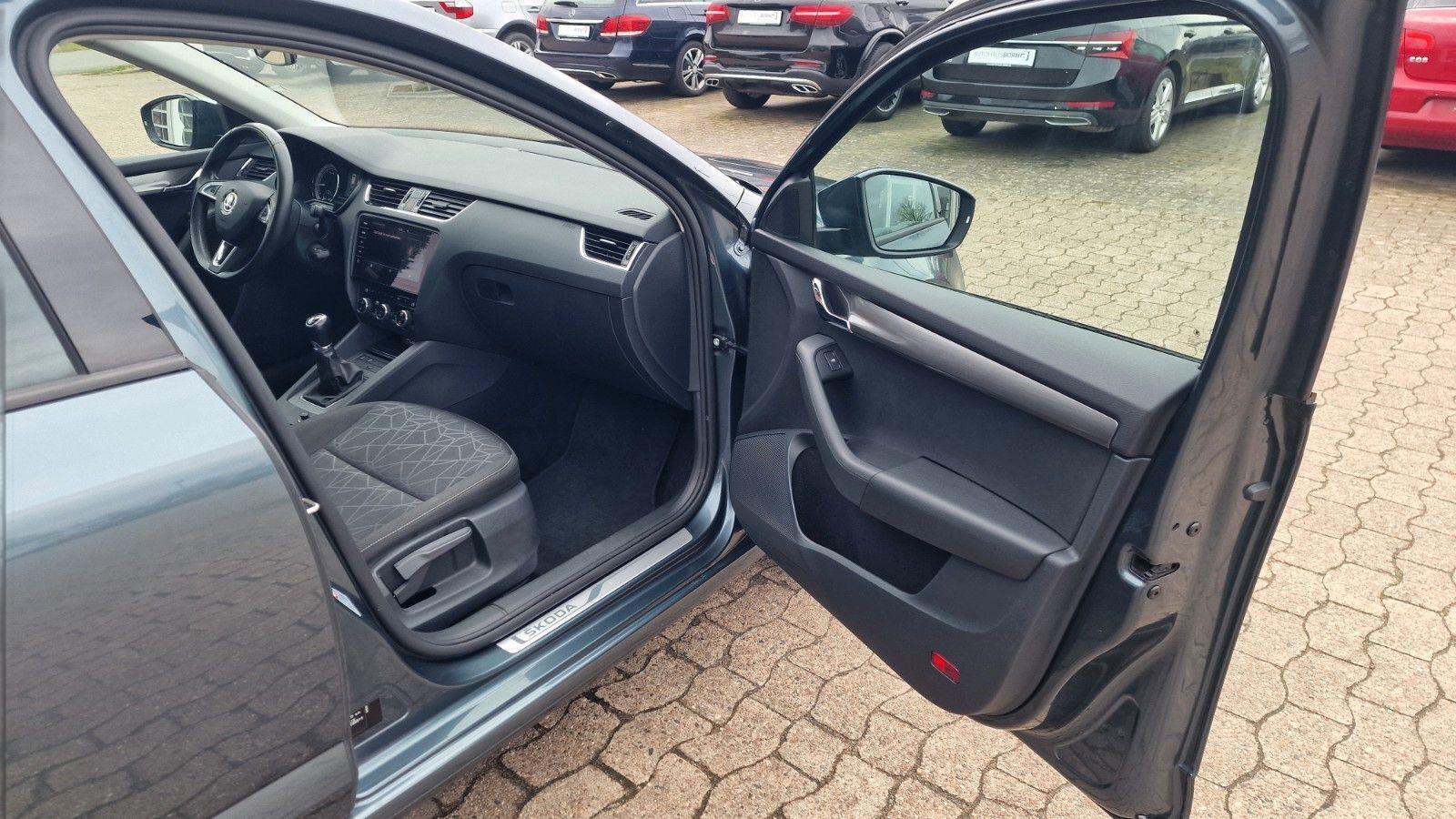 Skoda Octavia Combi Clever NAVI PDC 1. Hand