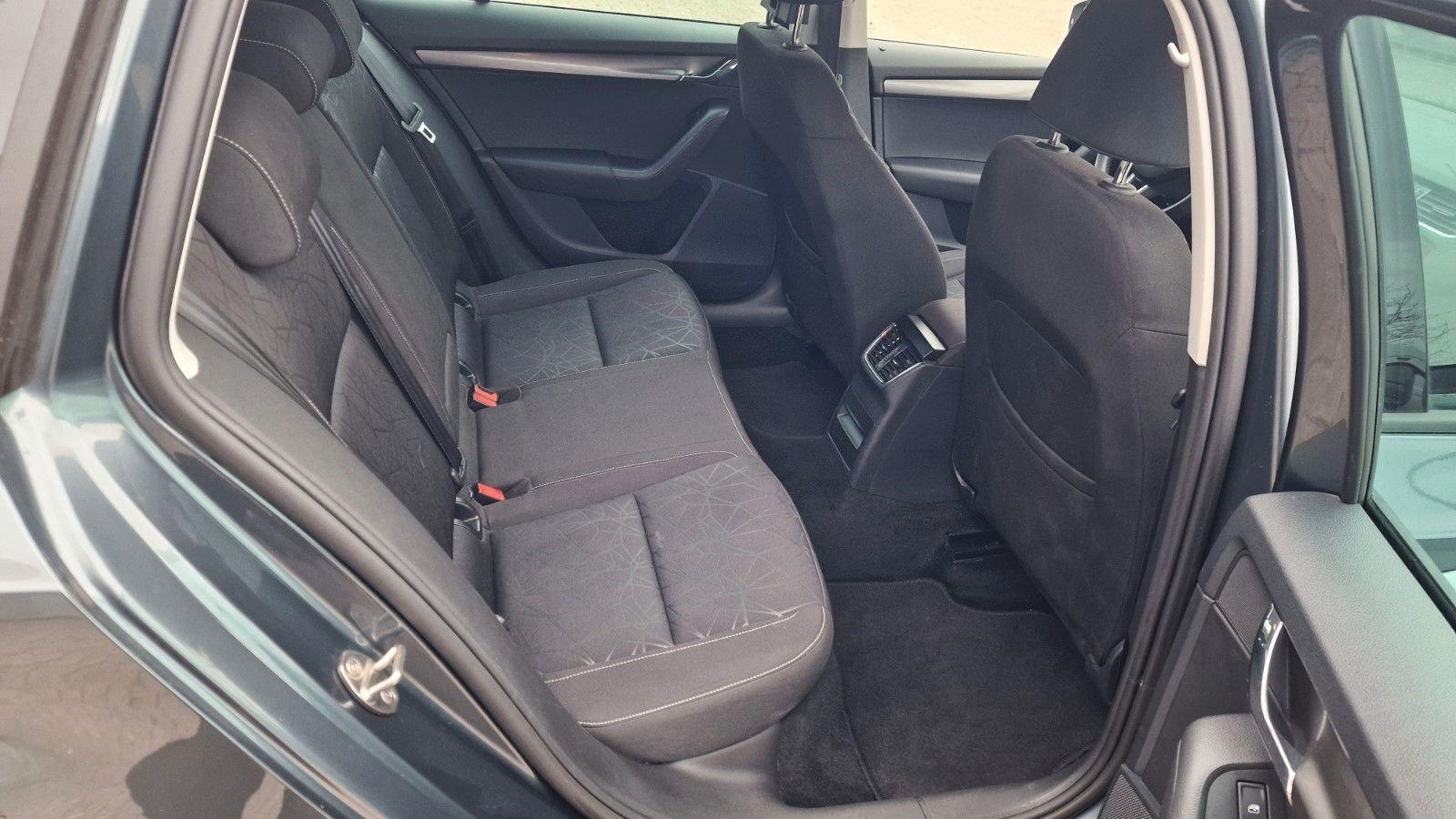 Skoda Octavia Combi Clever NAVI PDC 1. Hand