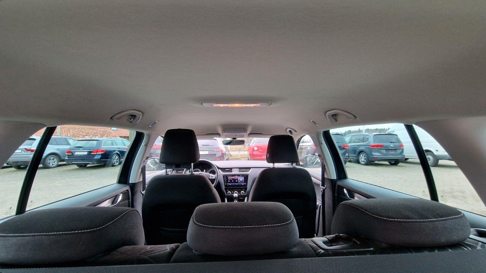 Skoda Octavia Combi Clever NAVI PDC 1. Hand