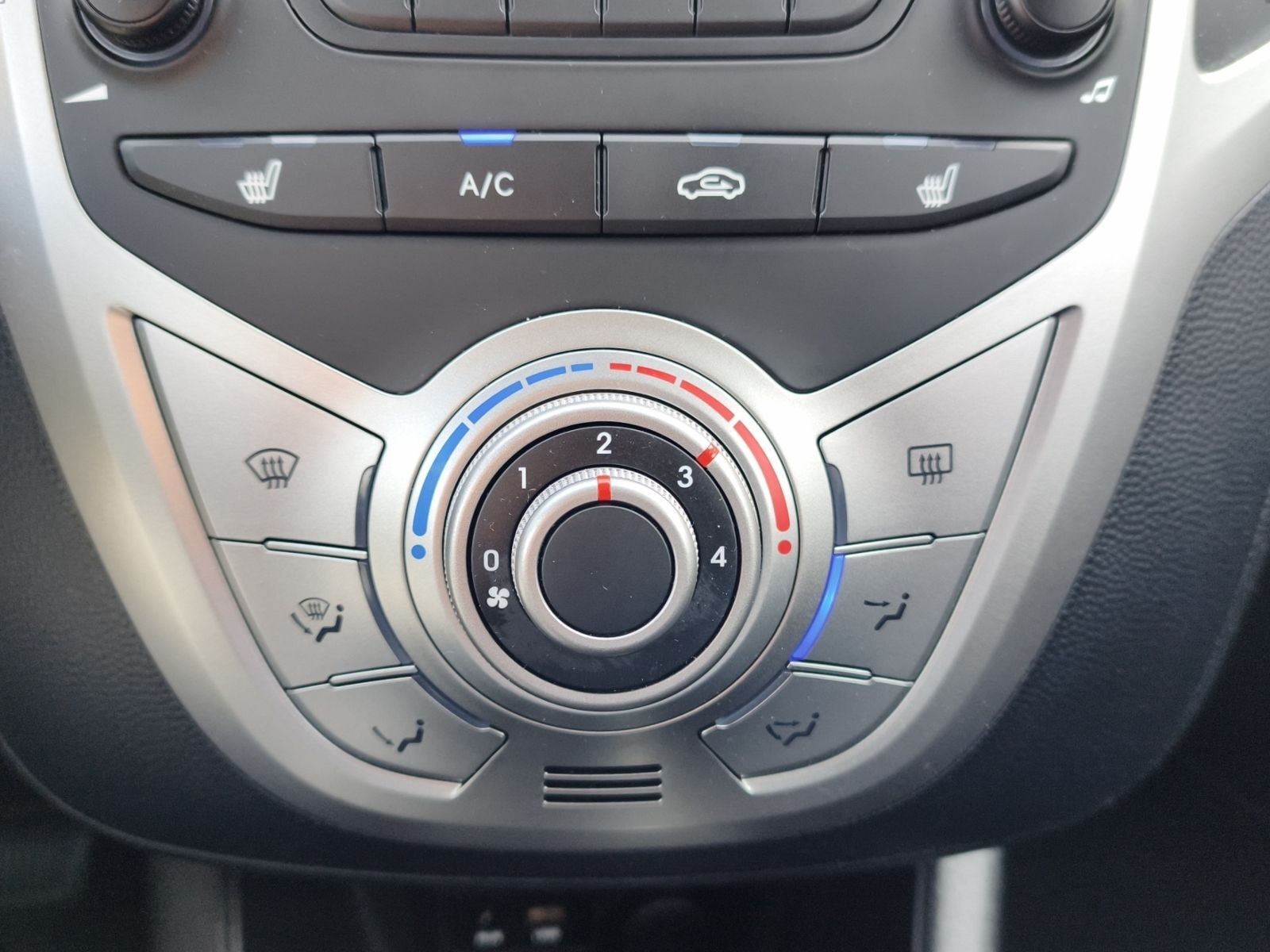 Hyundai ix20 Aut. Classic/SHZ/Bluetooth/Einparkhilfe hin