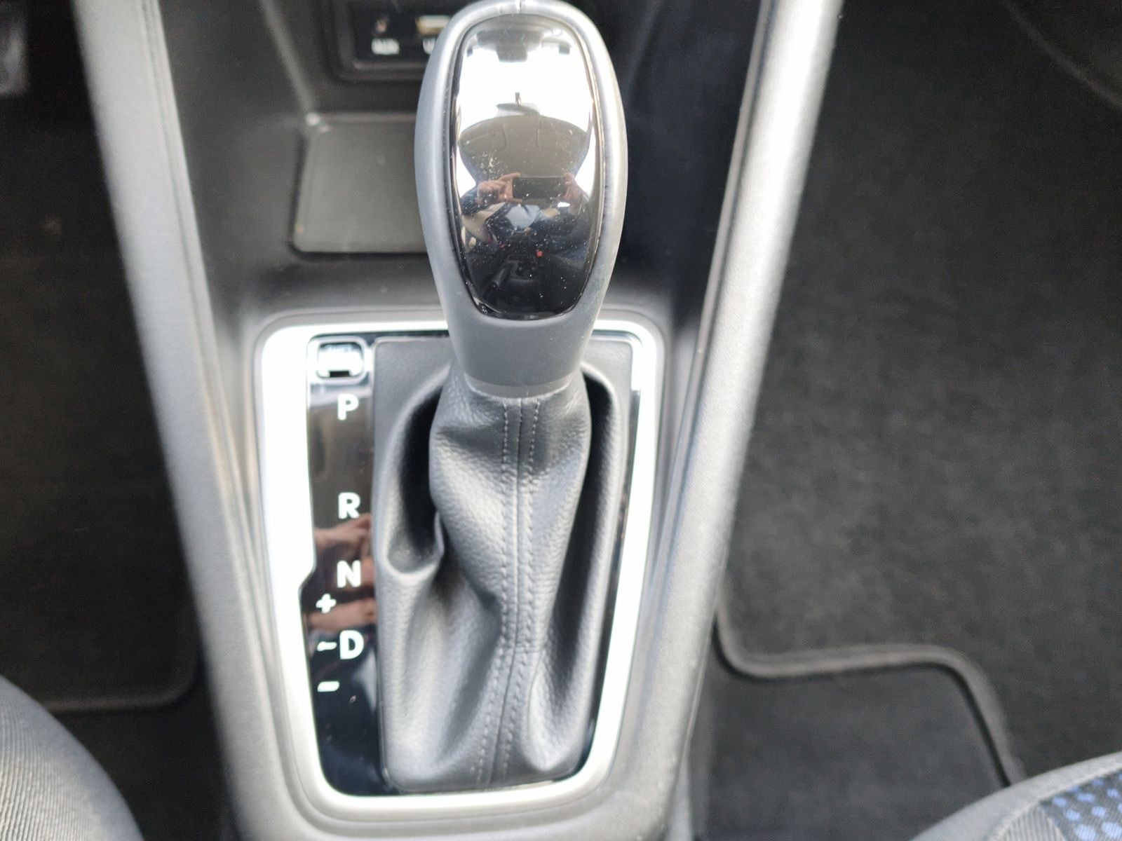Hyundai ix20 Aut. Classic/SHZ/Bluetooth/Einparkhilfe hin
