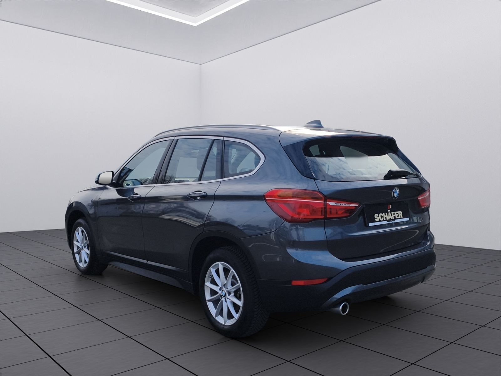 BMW X1 sDrive 18 i Aut. Advantage/SHZ/Einparkhilfe v