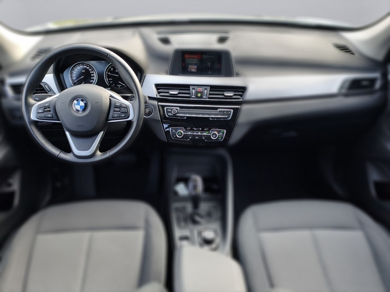 BMW X1 sDrive 18 i Aut. Advantage/SHZ/Einparkhilfe v