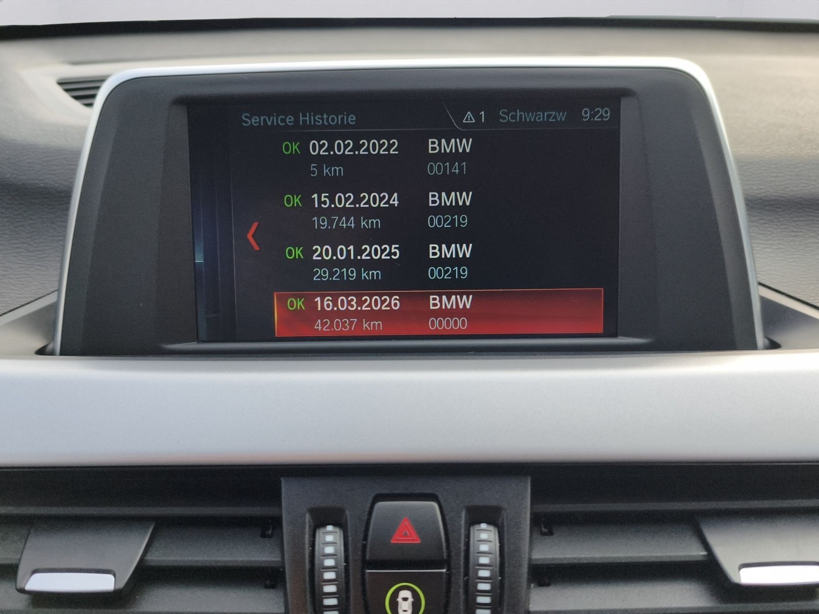 BMW X1 sDrive 18 i Aut. Advantage/SHZ/Einparkhilfe v