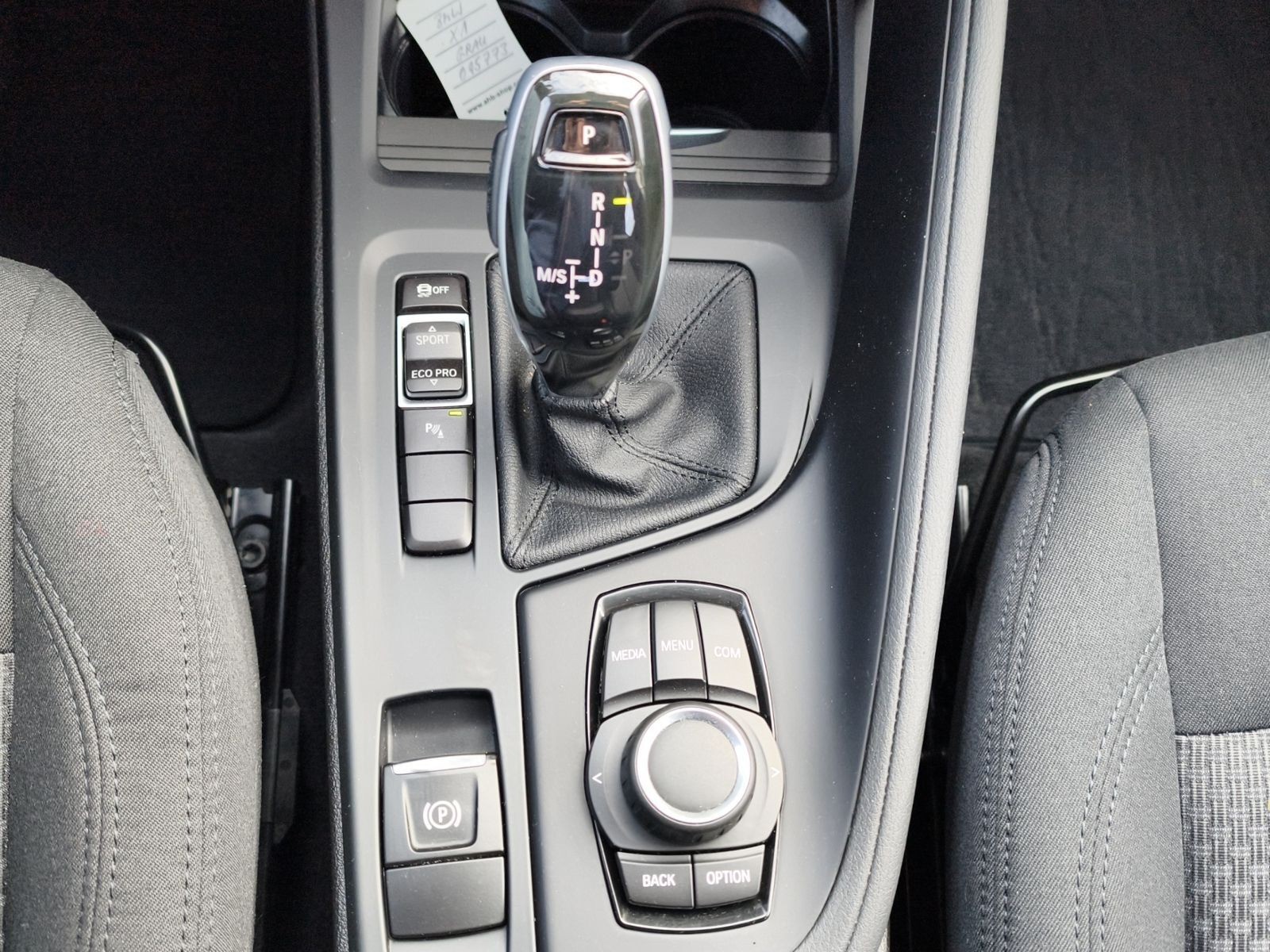 BMW X1 sDrive 18 i Aut. Advantage/SHZ/Einparkhilfe v