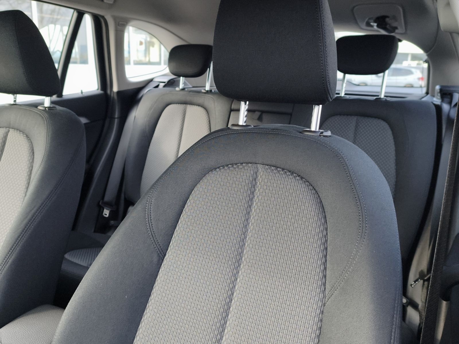 BMW X1 sDrive 18 i Aut. Advantage/SHZ/Einparkhilfe v