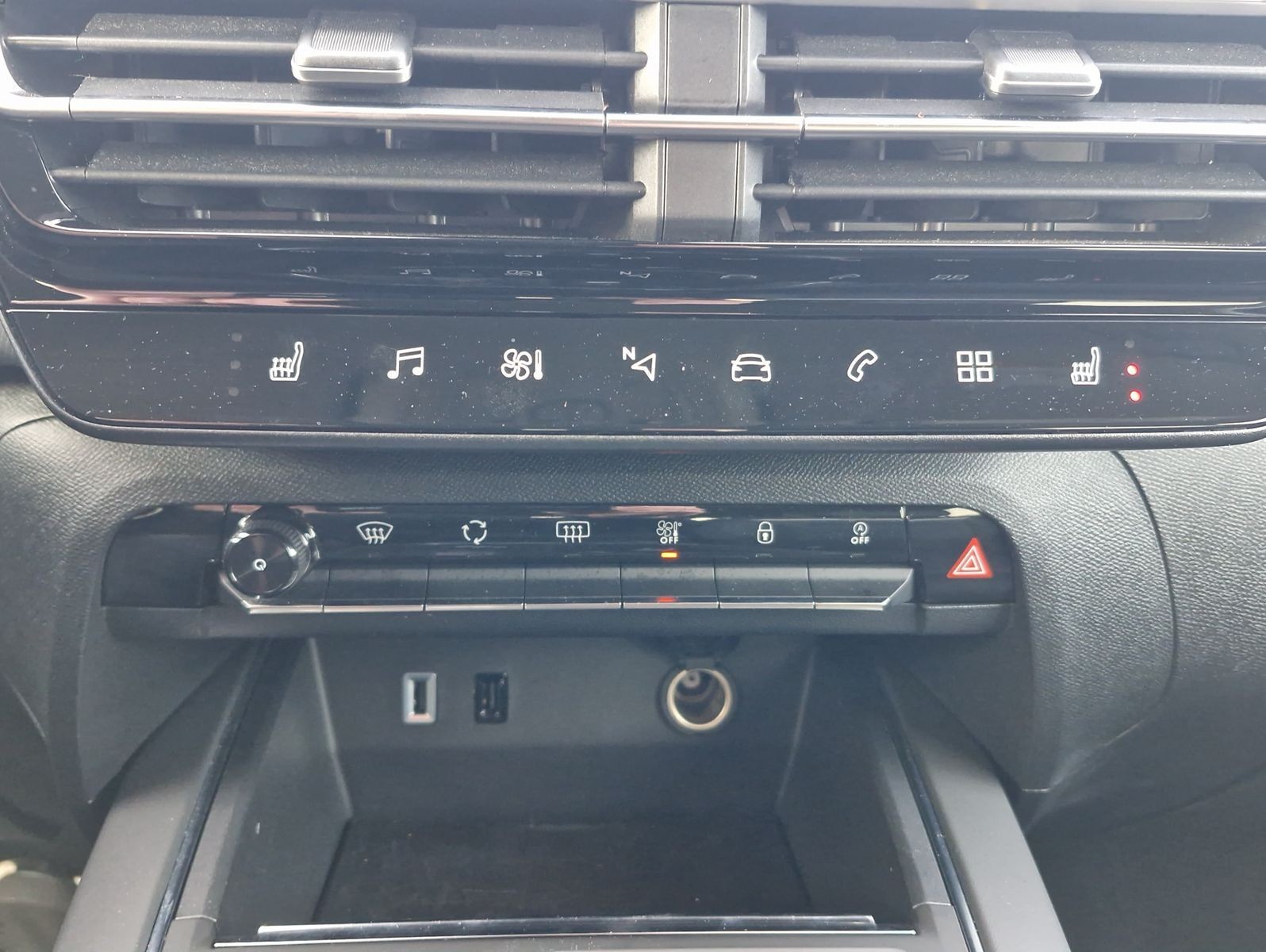 Citroën C5 Aircross Hybrid 145 Plus e-DSC LED Navi SHZ K