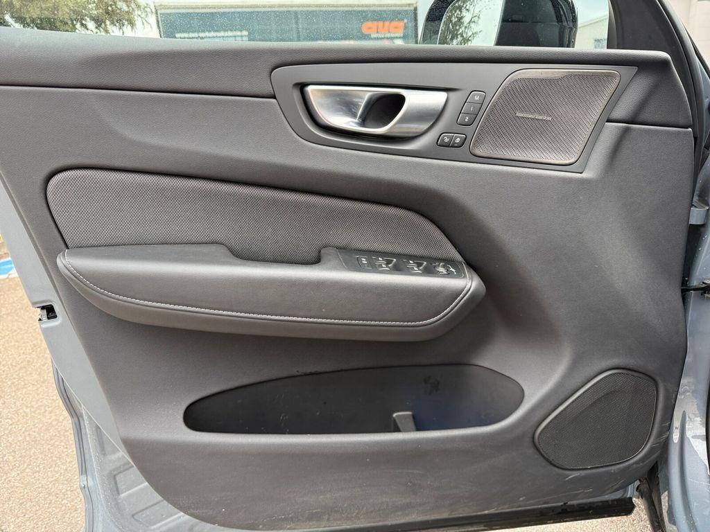 Volvo XC60 XC60 B4 AWD Ultimate Dark ANHÄNGERKUPPLUNG+NAVI
